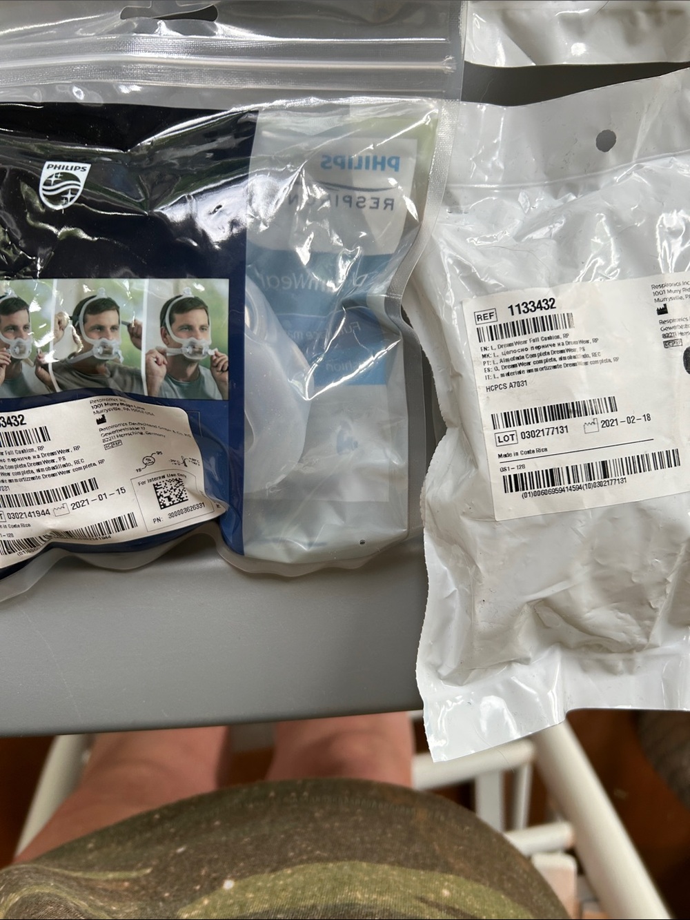 Philips Respironics CPAP Dreamwear Headgear w/5 full cushion masks. Size L - Picture 5 of 7